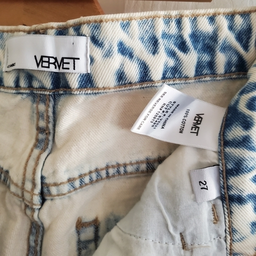Vervet Light Wash Button Fly Raw Hem Distressed Jeans Size 27 - Picture 8 of 12